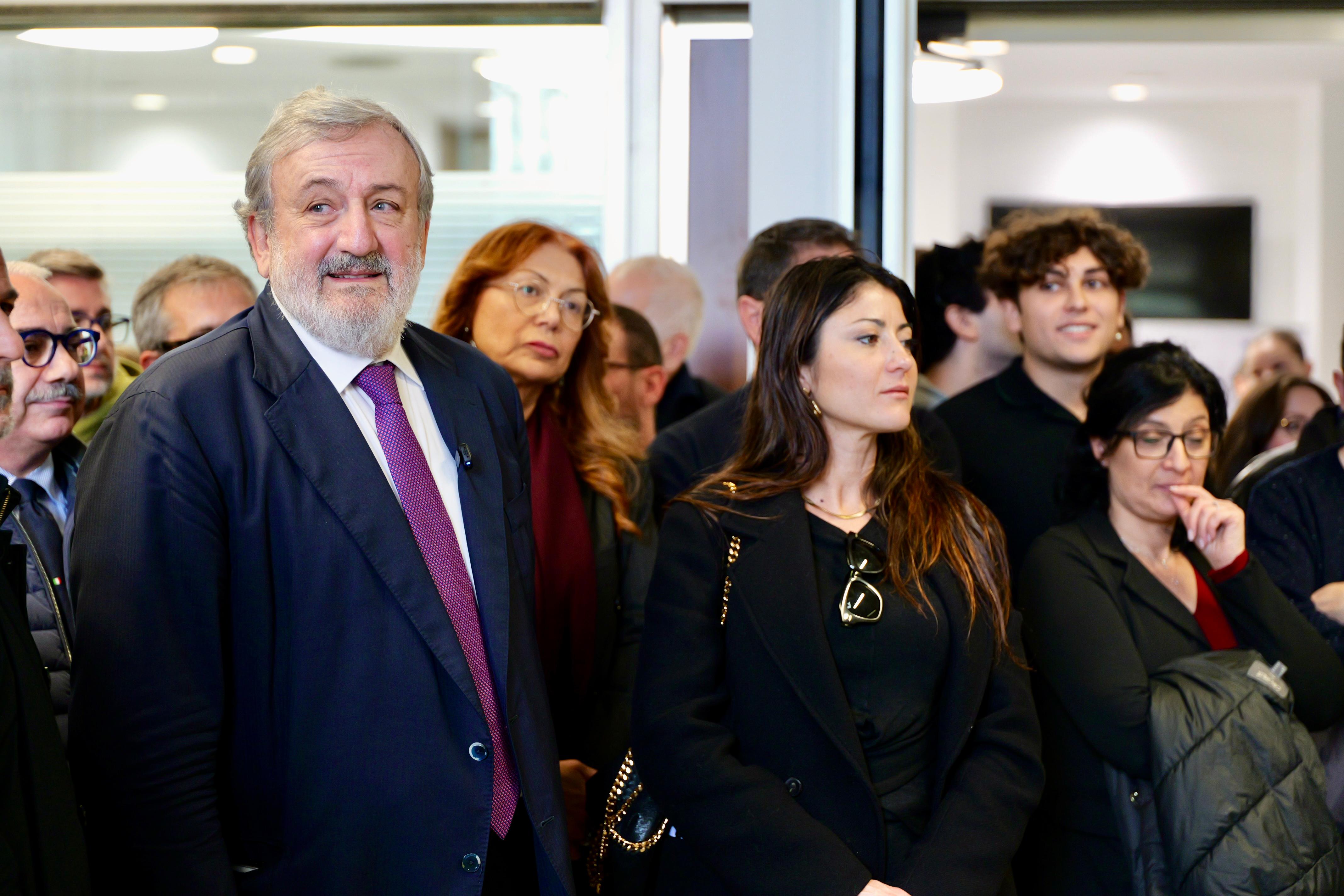 Galleria MEDICINA DI PRECISIONE E RIGENERATIVA E AREA JONICA DELL’UNIBA A TARANTO. PRESENTATO L’ADDENDUM - Diapositiva 11 di 14