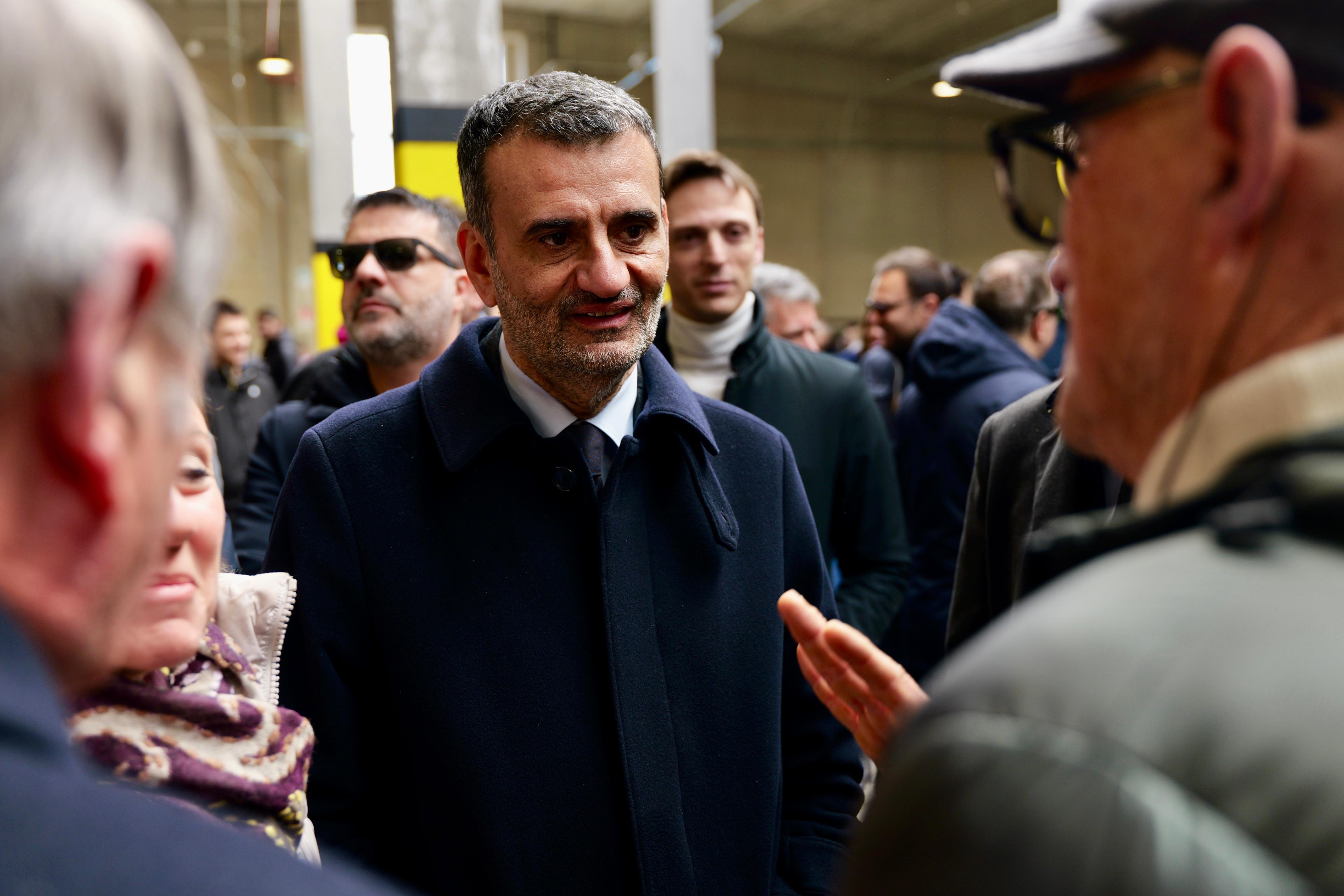 Galleria Andria, inaugurato il nuovo mercato ortofrutticolo. Decaro: “Restituita dignità al lavoro degli operatori” - Diapositiva 4 di 8