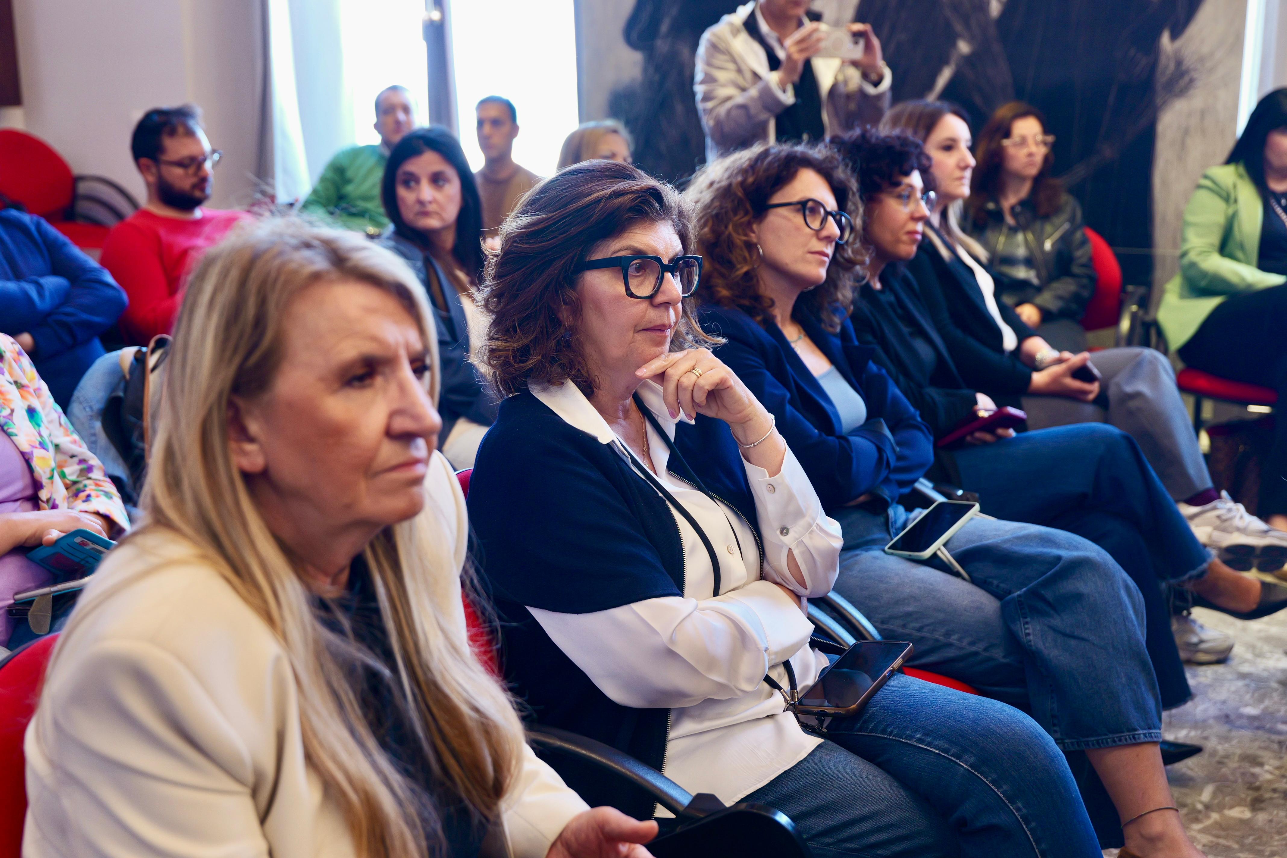 Galleria CSR Puglia 2023-2027, nuovi investimenti per le filiere agroalimentari: al via “Filiere di Puglia”, il bando da 40 milioni per trasformazione e valorizzazione delle produzioni pugliesi - Diapositiva 1 di 8