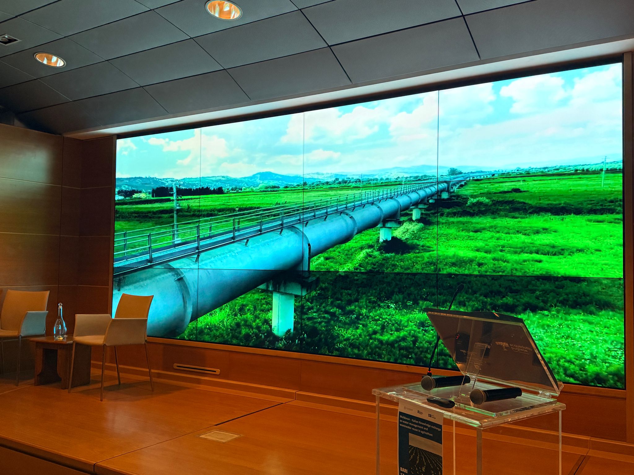 Galleria Riuso delle acque reflue in agricoltura: Regione e Aqp condividono le buone pratiche con la delegazione della Repubblica di Moldavia - Diapositiva 3 di 5