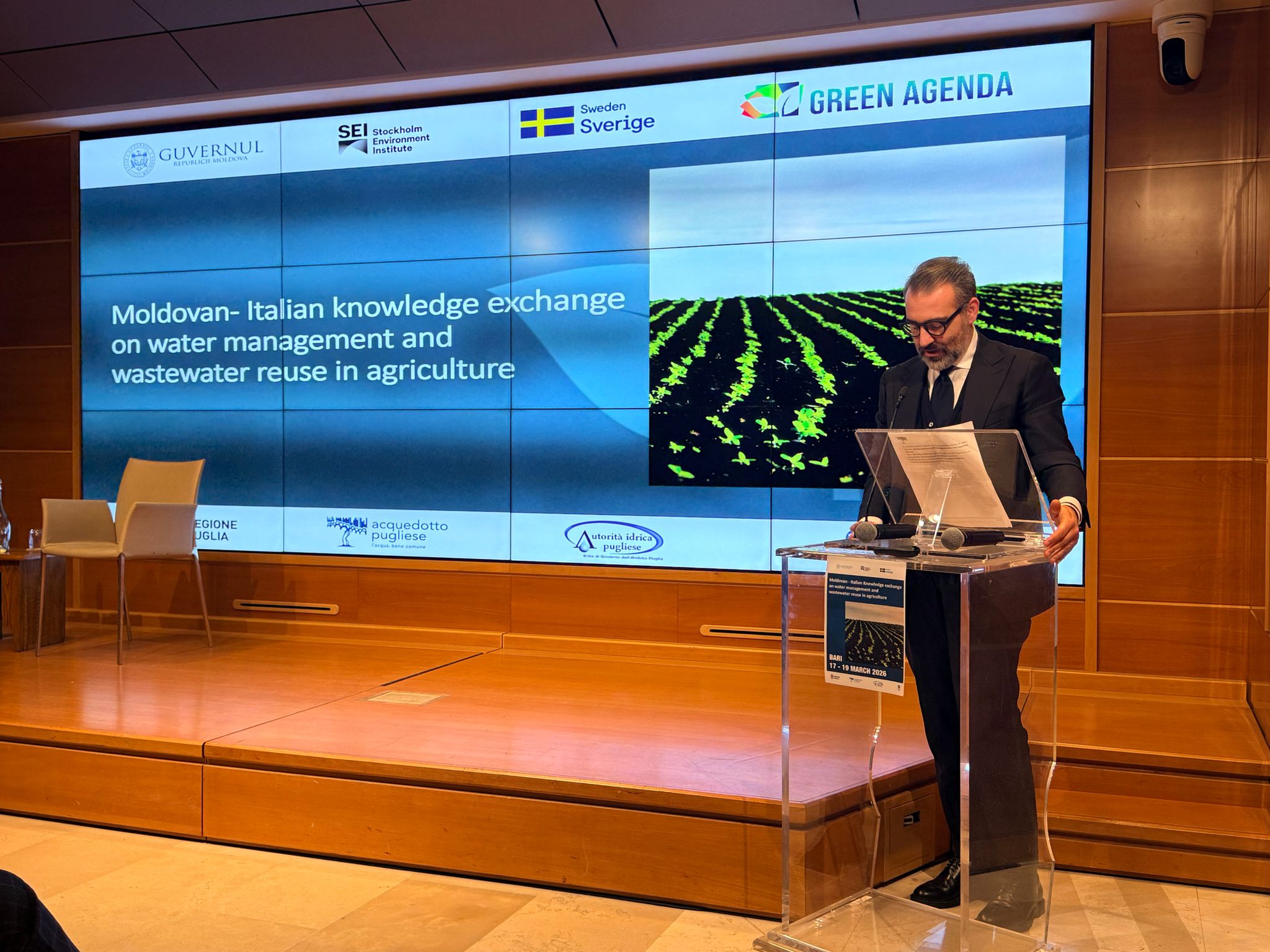 Galleria Riuso delle acque reflue in agricoltura: Regione e Aqp condividono le buone pratiche con la delegazione della Repubblica di Moldavia - Diapositiva 2 di 5